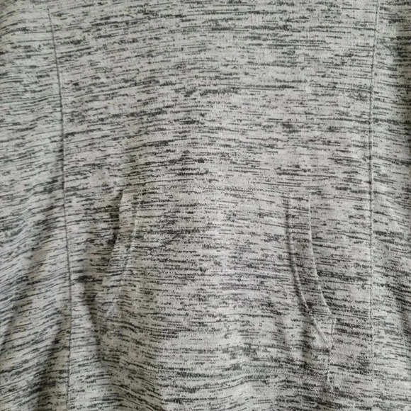 Athleta Girls Gray Pullover Hoodie size L/12 short sleeve. - Picture 9 of 9